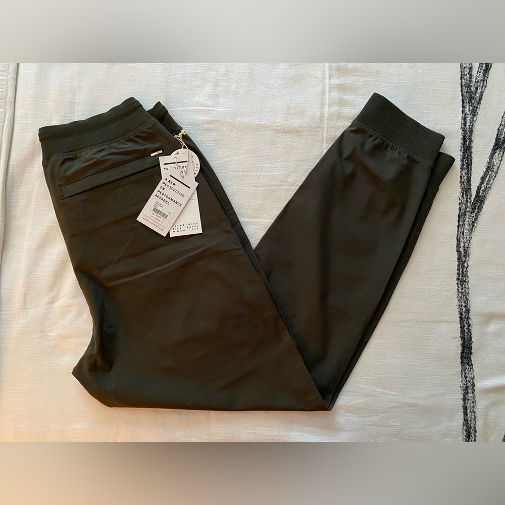 Vuori Meta Jogger - Dark Oregano- Size L - Brand New